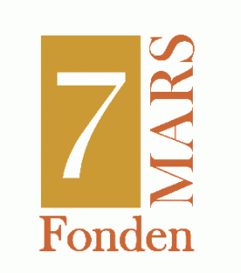 7mars Fonden Logo Brun Liten 265x300